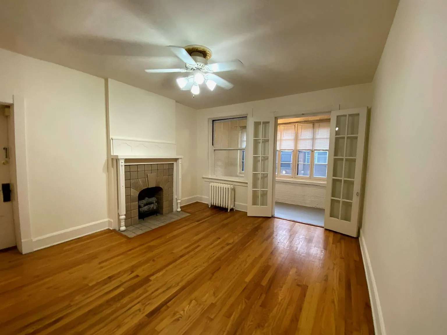 2 bed, 850 sqft, $1,350 — Photo 2