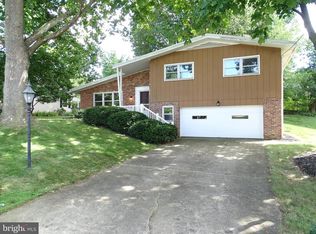 760 Hoffman Rd, York, PA 17403