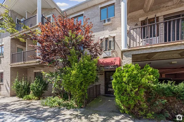 Sold by Coldwell Banker Reliable Real Estate | media 11