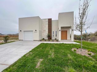 6701 El Jinete Dr, Laredo, TX 78043
