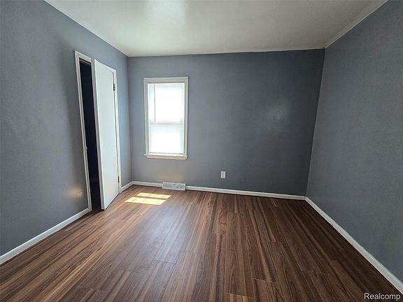 4th image of 21034 Audrey Ave