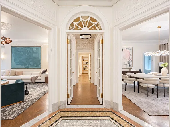 2211 Broadway APT 2C, New York, NY 10024