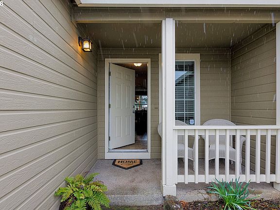 3rd image of 146 NE Skylar St