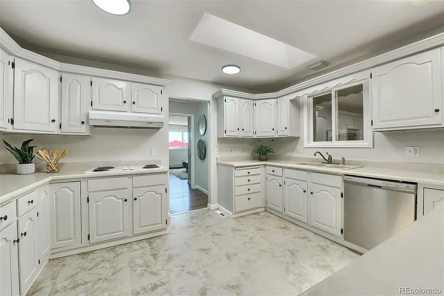 3 bed, 1620 sqft, $2,800 — Photo 2
