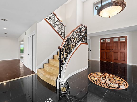 5th image of 1855 Hacienda Dr