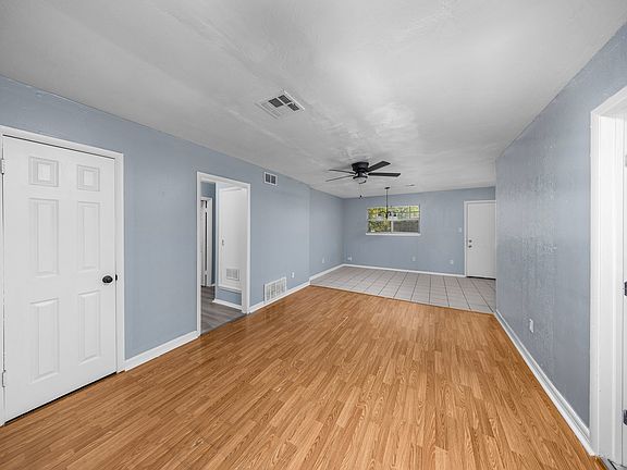 5th image of 408 NW Woodridge Dr