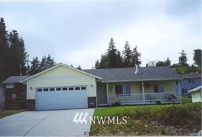 1077 E Cascade E photo 1