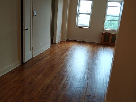 3rd image of 135-10 Grand Central Pkwy #6