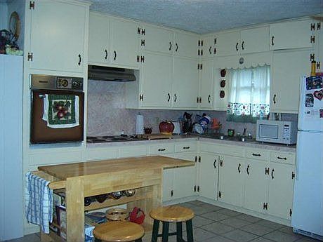 2nd image of 220 Oak Cluster Dr