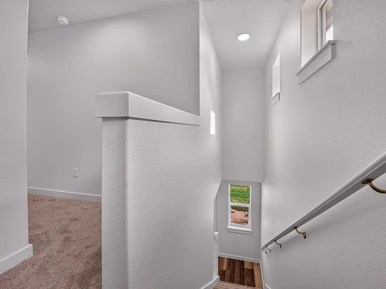 21444 Livingston Dr — Photo 17