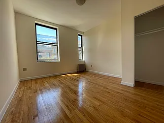 Rented by HOLTON REAL ESTATE INC.
