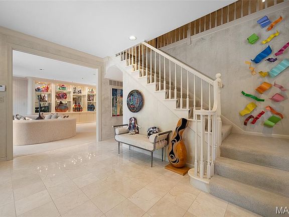 3rd image of 233 Brooktrail Ct