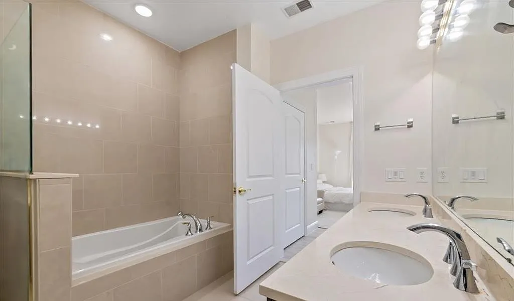 2 bed, $3,100 — Photo 3