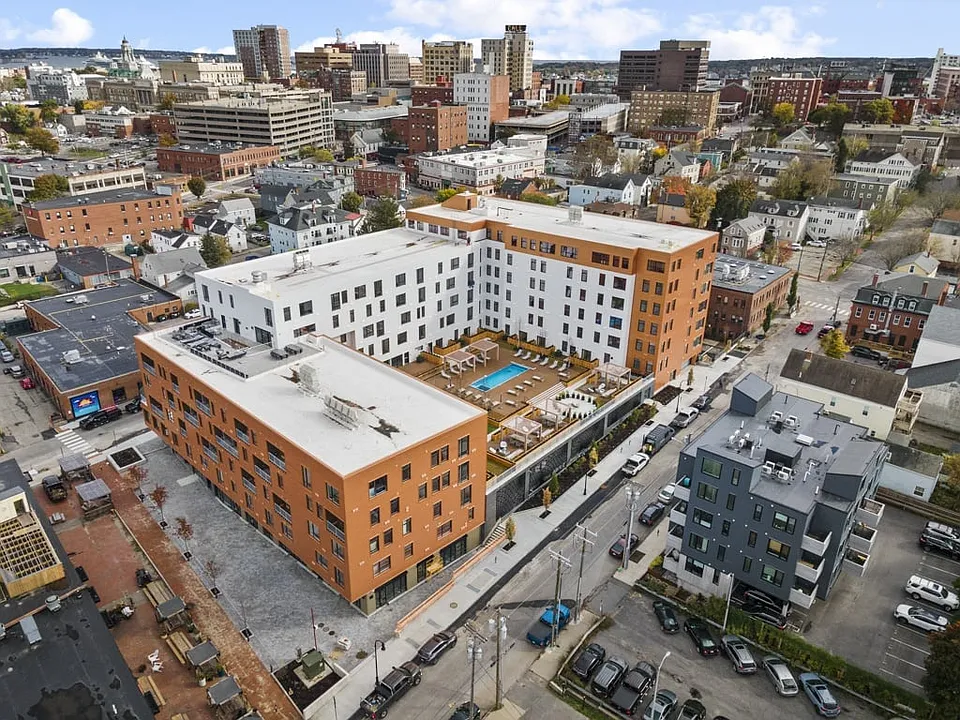 Building Photo 4