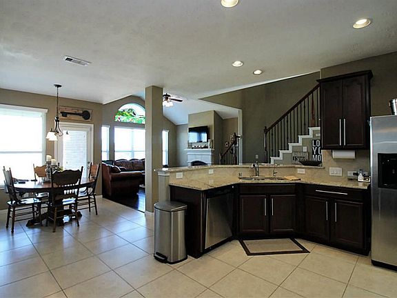 3rd image of 2008 Graystone Hills Dr