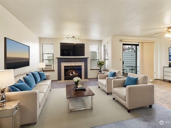 4th image of 10928 SE 251st Place #C