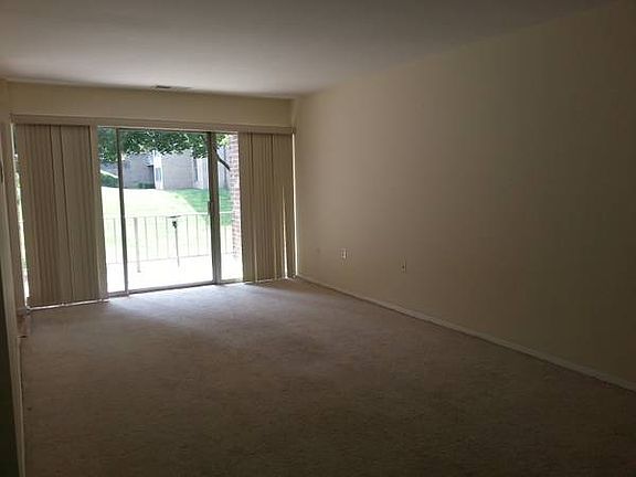 3rd image of 422 Girard St APT 102