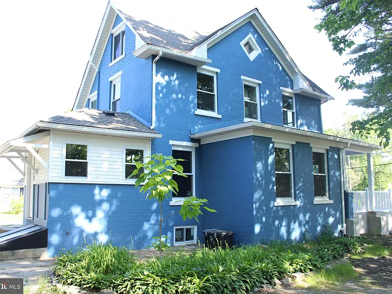 201 University Blvd — Photo 3