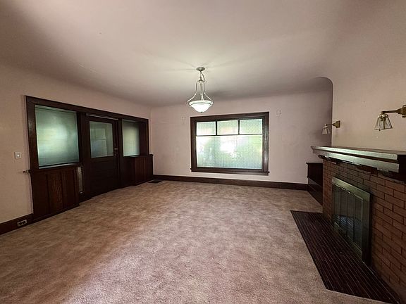 3rd image of 612 W 10th Ave #5