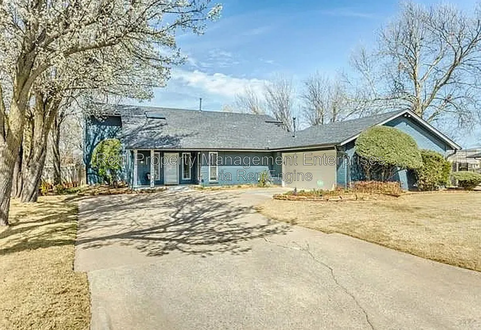 4 bed, 3.0 bath, 2850 sqft, $3,800 — Photo 1