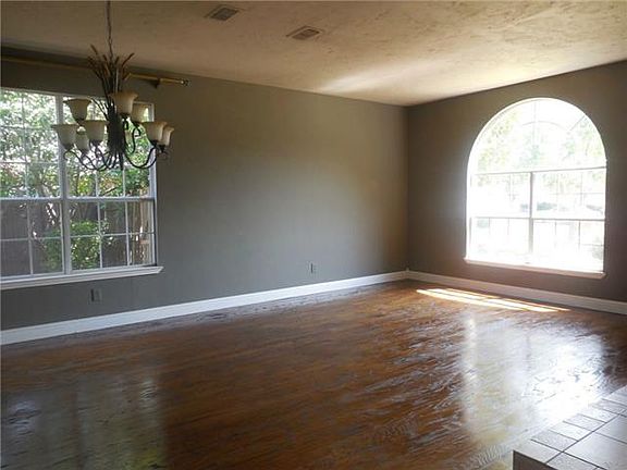 5th image of 2304 Stoney Brook Ln