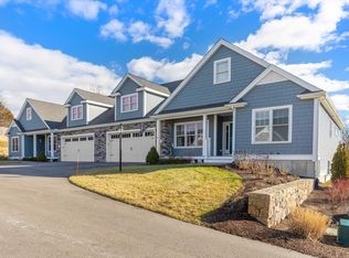 31 Country Club Ln #31, Lakeville, MA 02347