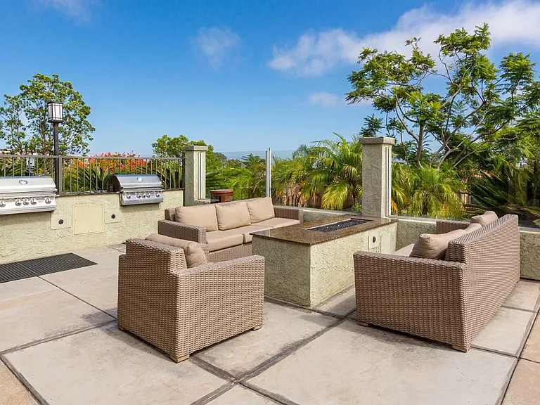 Elan Overlook Laguna Apartments — Photo 13