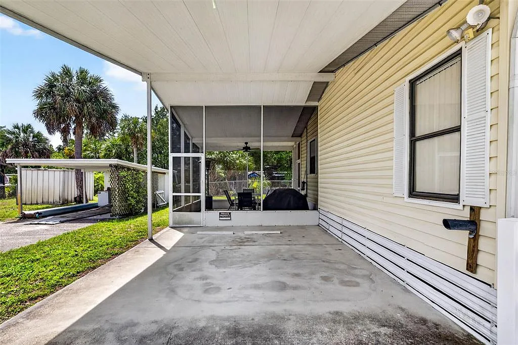 3 bed, 2.0 bath, 1296 sqft, $2,250 — Photo 4