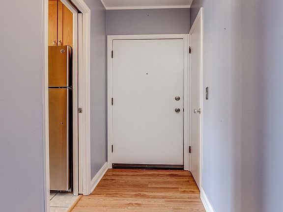 2nd image of 915 Graceland Ave APT 3C