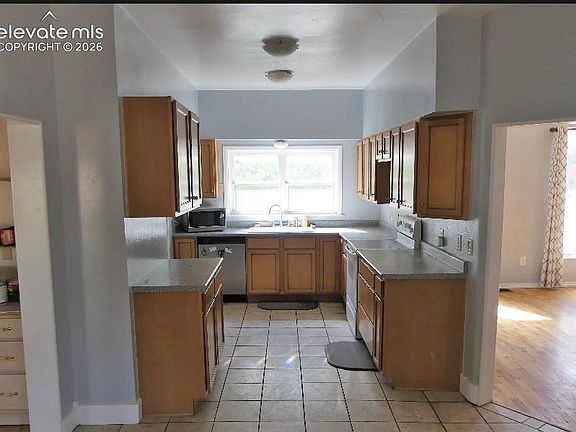 4th image of 3002 W Pikes Peak Ave