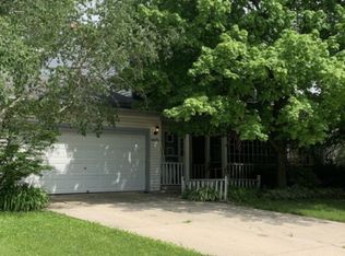 1435 Coloma Pl, Wheaton, IL 60189