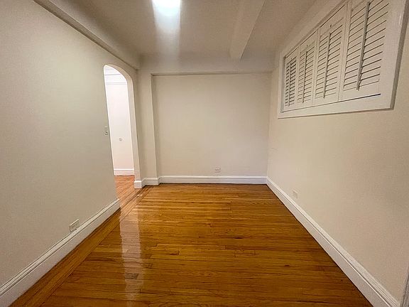 3rd image of 121 E 31st St APT 1E