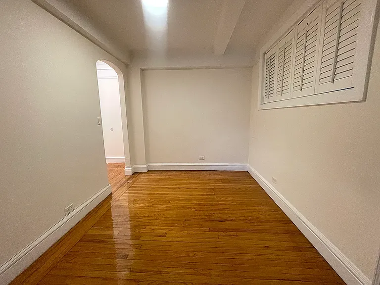 121 E 31st St #1E — Photo 3