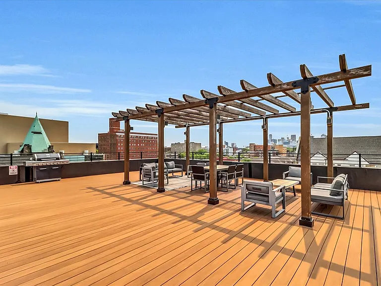 438 Selden St #203 — Photo 21