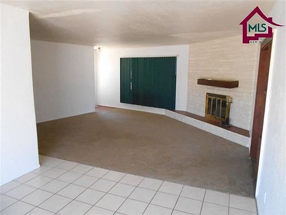 3rd image of 1105 Calle Del Encanto