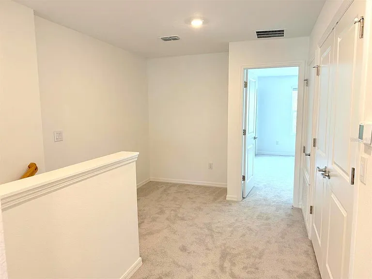 2081 Hallier Cv — Photo 10