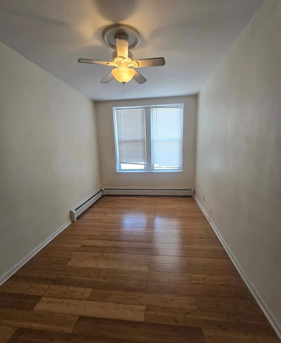 Building Photo - 11 E 36th St #1L