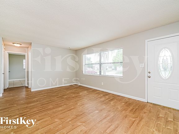 4th image of 1836 Columbine Dr