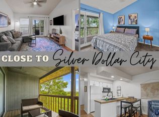 527 Notch Ln BUILDING 10-12, Reeds Spring, MO 65737