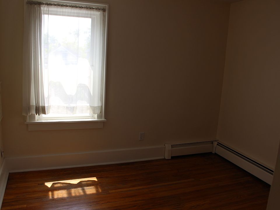 1st image of 97 Stillwell Ave