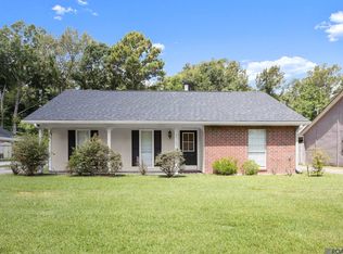 30707 Country Club Ln, Denham Springs, LA 70726