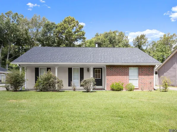 30707 Country Club Ln, Denham Springs, LA 70726