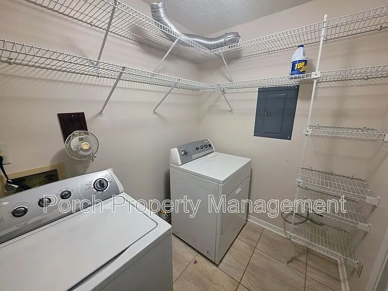 303 Shoreline Dr — Photo 16