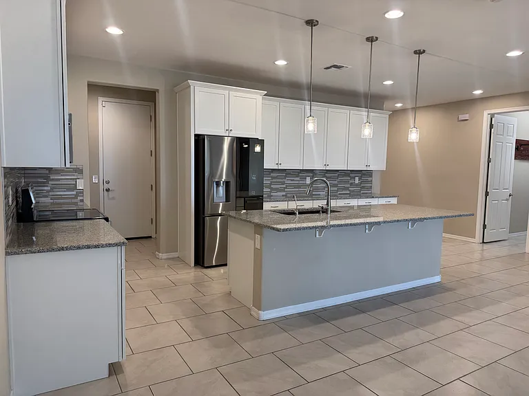 17091 N Palo Pino St — Photo 4