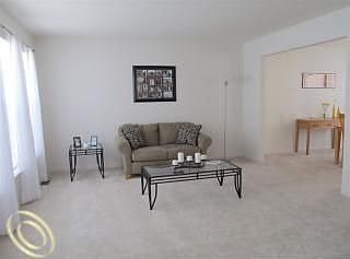 4th image of 3373 Brooklyn Dr