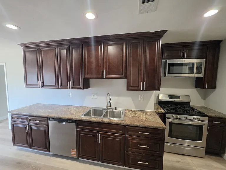 10303 Arminta St — Photo 1