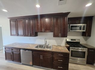10303 Arminta St, Sun Valley, CA 91352
