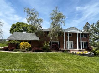 601 N Abington Rd, Waverly Township, PA 18411