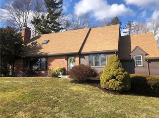 104 Flagg Rd, West Hartford, CT 06117