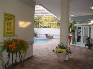 8119 Elisabeth Ln, Seminole, FL 33777